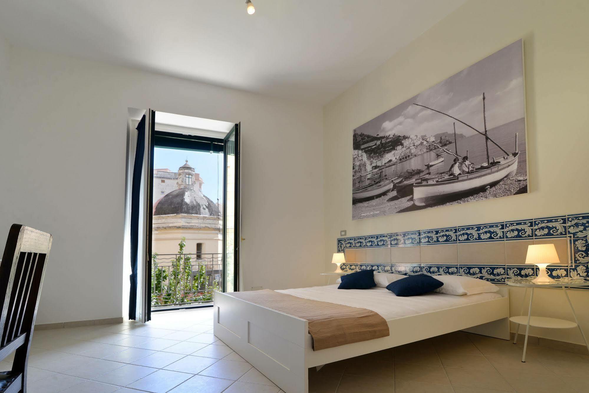 Santi E Saraceni Rooms Salerno Exterior foto